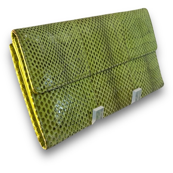 DOLCE & GABBANA🎈SALE Lime Green Genuine Reptile Wallet Silver Tone Logo Closure - Picture 6 of 17